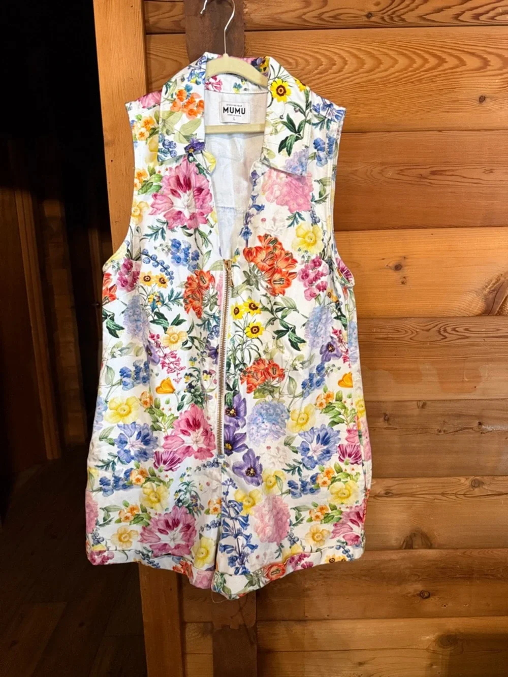 Show Me Your MuMu White Floral Quilted Vest with Multicolor Blooms - Picture 1 of 5